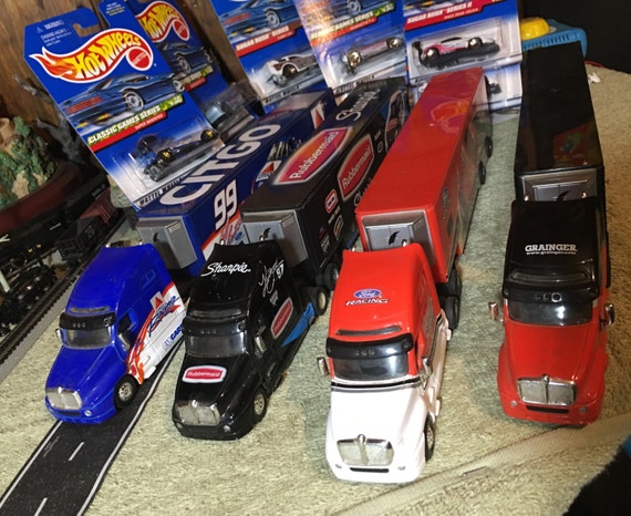 1998 Hot Wheels Racing. Set of 4 tractor trailers and by coinspot