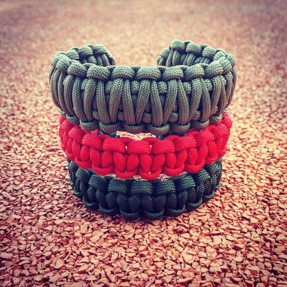 Paracord bracelet without buckle