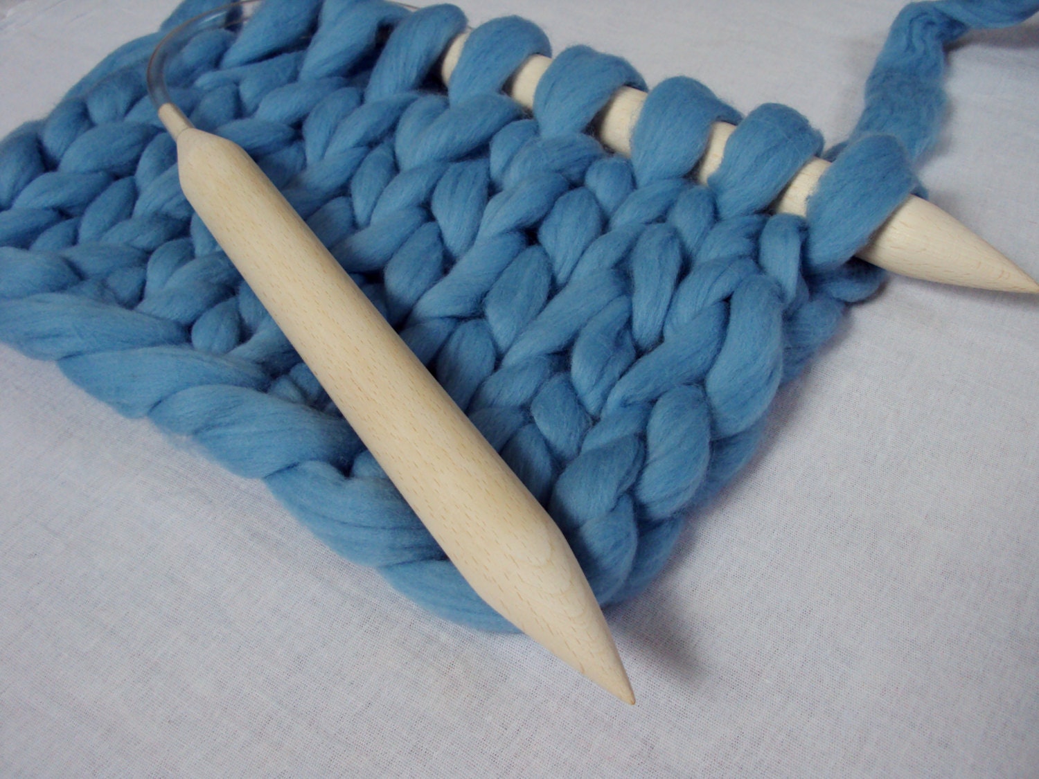 Giant knitting needles 30 mm/1.18 Circular Wooden by WoollalaWool