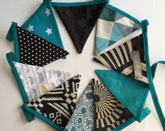 black and blue duck pennants/flags in tissue Garland