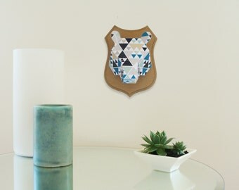 Paper - bear head - Green pattern Paper and trophy