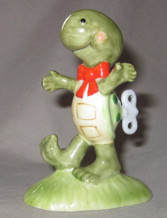 Items similar to Suzy's Zoo Vintage 1979 Wind Up Turtle Figurine Maruri ...