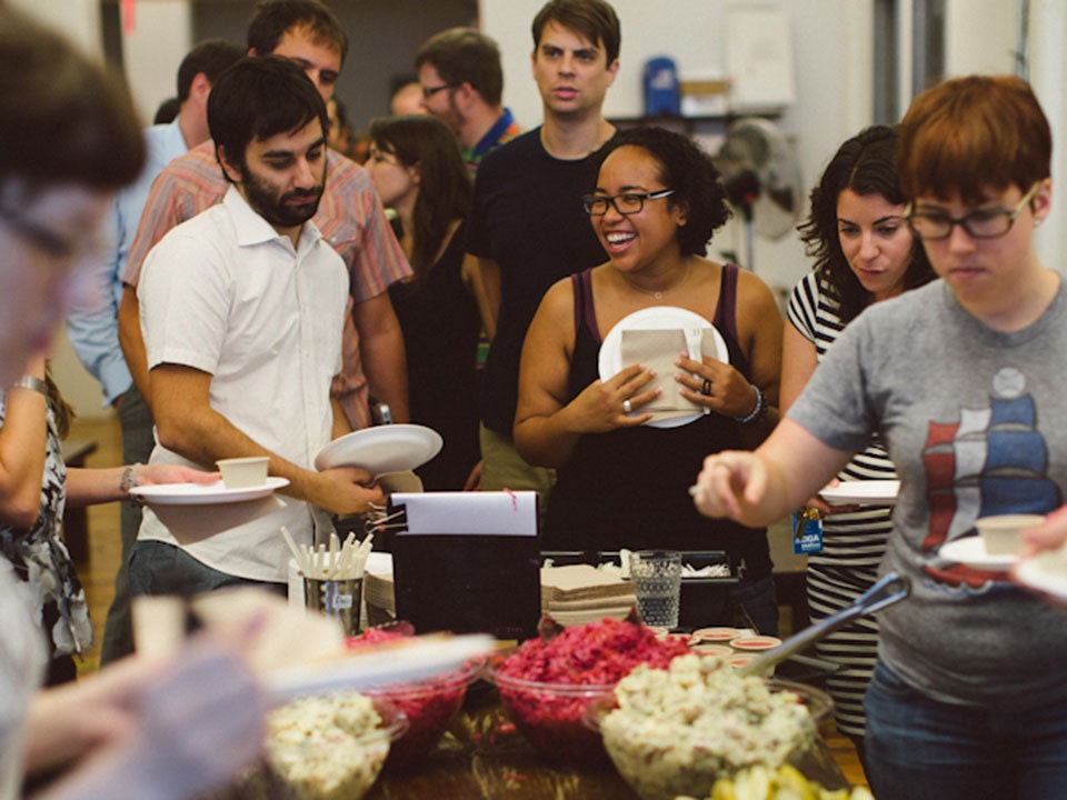 Impiegati Etsy in fila per Eatsy