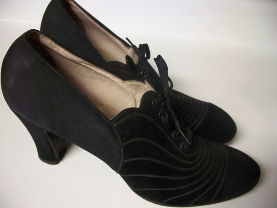 Antique Women's shoes black taffeta and suede oxfords