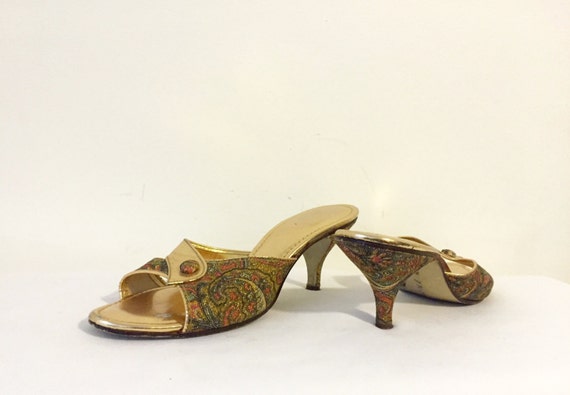 Vintage 60s 1960s Metallic Paisley Printed Kitten Heels Mules