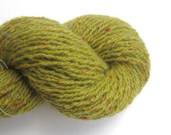 Light Worsted Weight Recycled Wool Yarn, Pistachio Green, Lot 040816