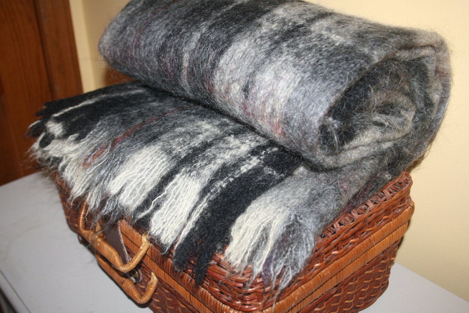 58 AVOCA HANDWEAVERS BABY BLANKET