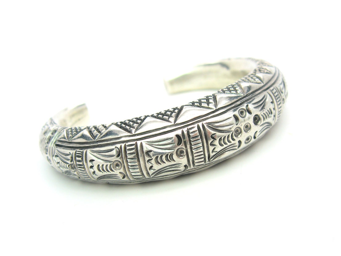 Tribal Cuff Bracelet. Sterling Silver 965. Hand Engraved