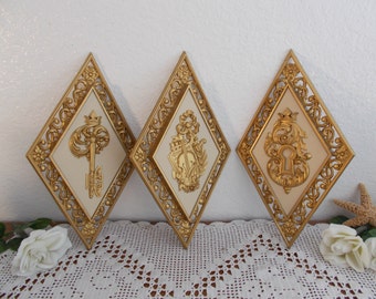 Vintage Gold Wall Hanging Plaque Set Ornate Mid Century Hollywood Regency Paris Apartment French Country Shabby Chic Cottage Home Decor Gift