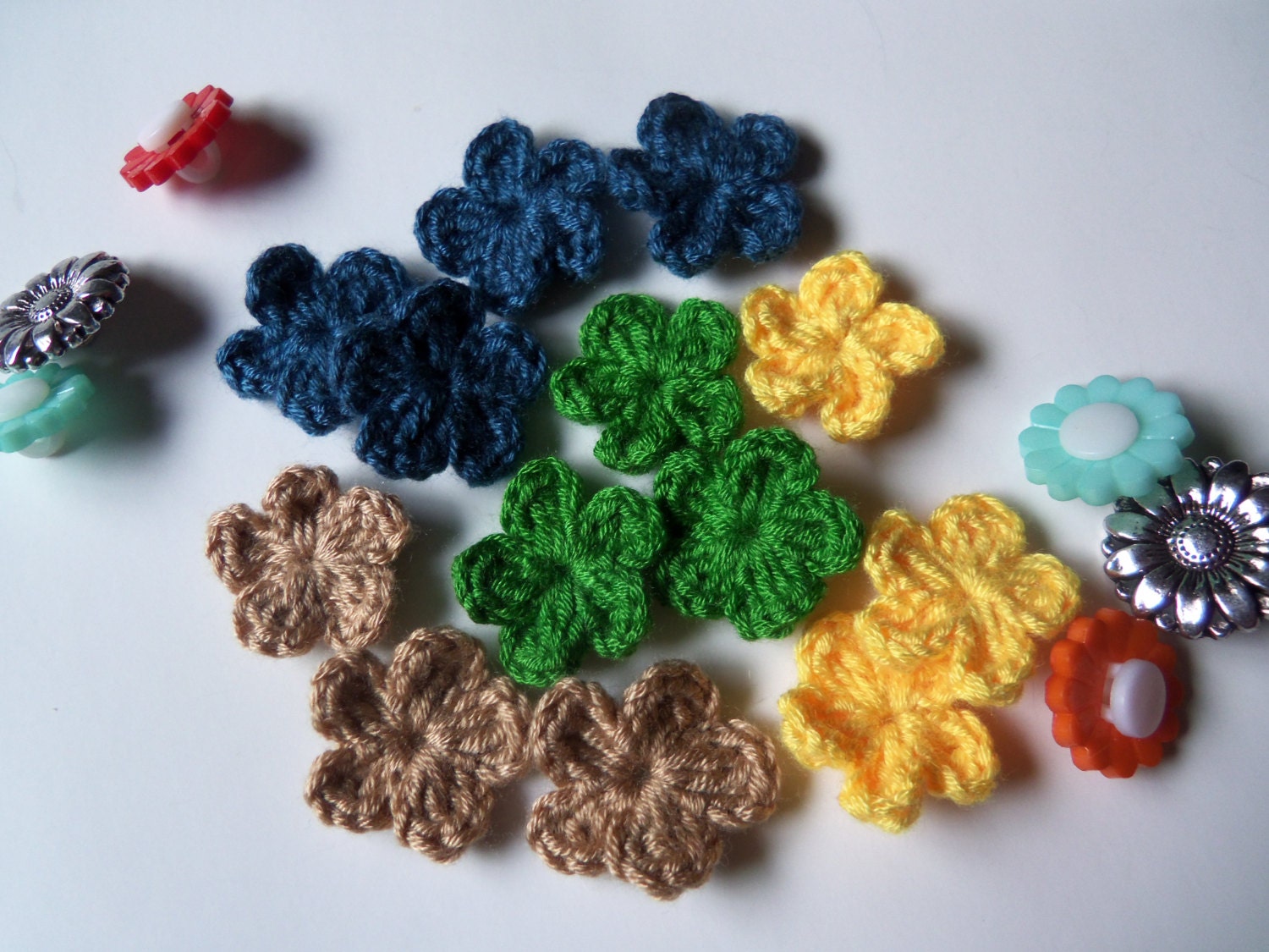 Set of 20 Assorted Mini Crochet Flowers. Crochet Flower