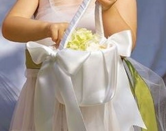 White or Ivory Plain Flower Girl Basket; Simple Flower Girl Basket; White Flower girl Basket; Wedding Basket