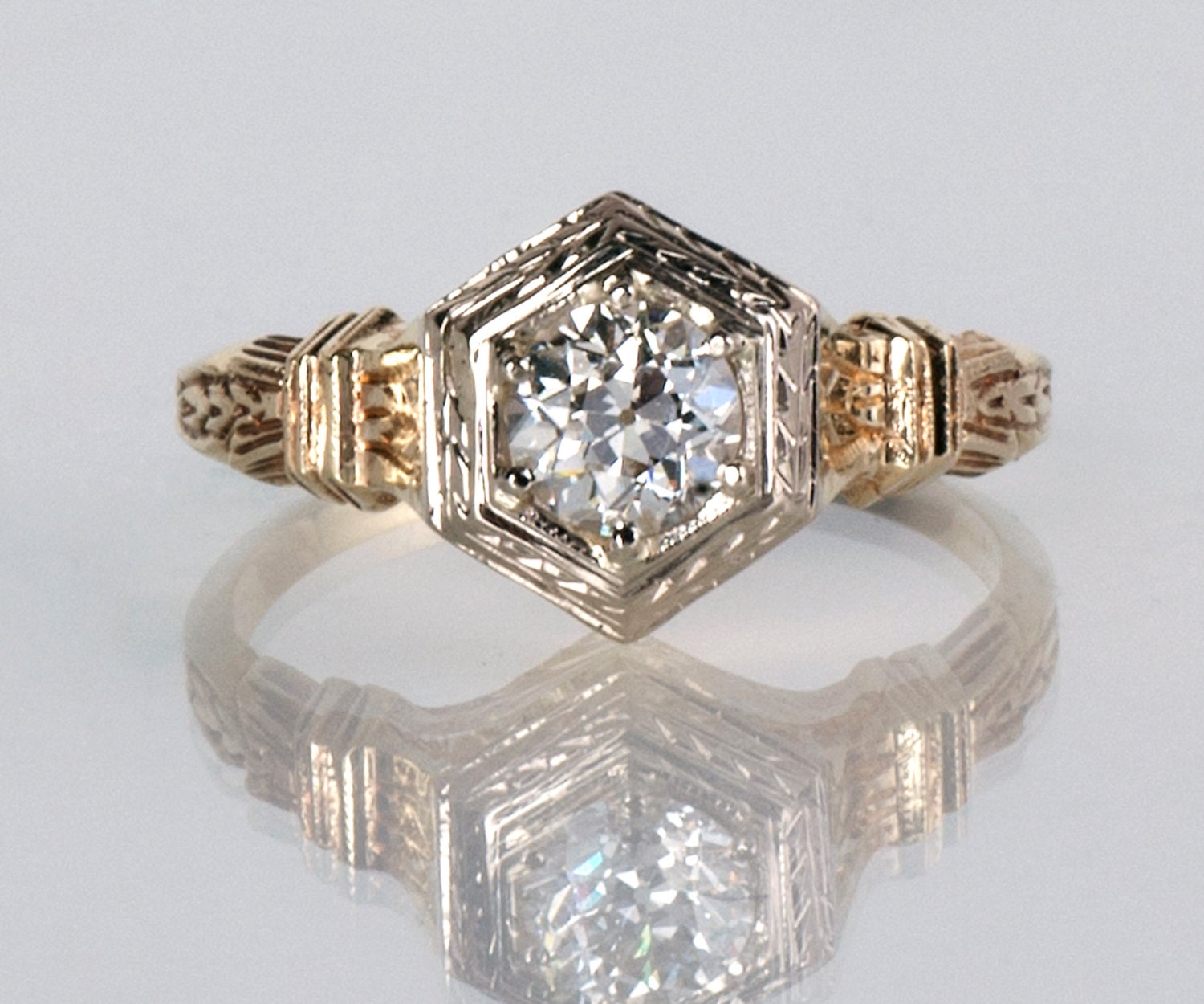 Explore the Enchanting World of Old Fashioned Vintage Wedding Rings ...