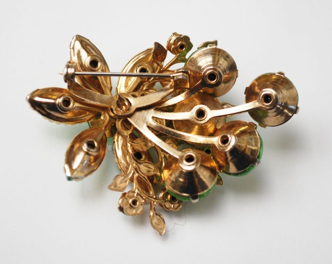 Rhinestone Flower Brooch - Prong Green Glass rhinestones - gold tone metal pin -Mid Century - Floral Pin