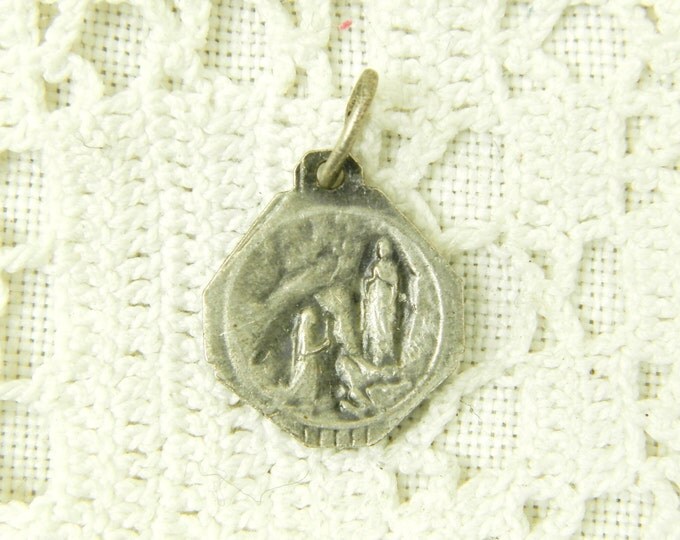 Vintage French Metal Alloy Pale Blue Enamel Religious Medal of the Virgin Mary / Christian Jewelry / Religious Jewellery / Our Lady Vintage French Metal Alloy Pale Blue Enamel Religious Medal of the Virgin Mary / Christian Jewelry / Religious Jewellery / Our Lady