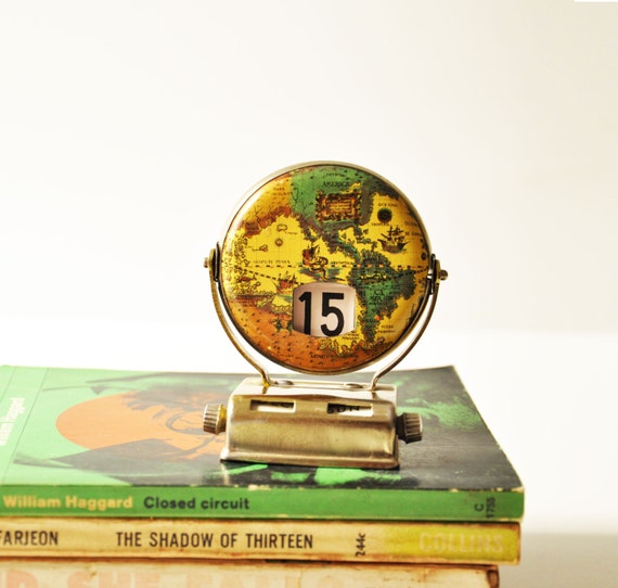 vintage-desktop-perpetual-calendar