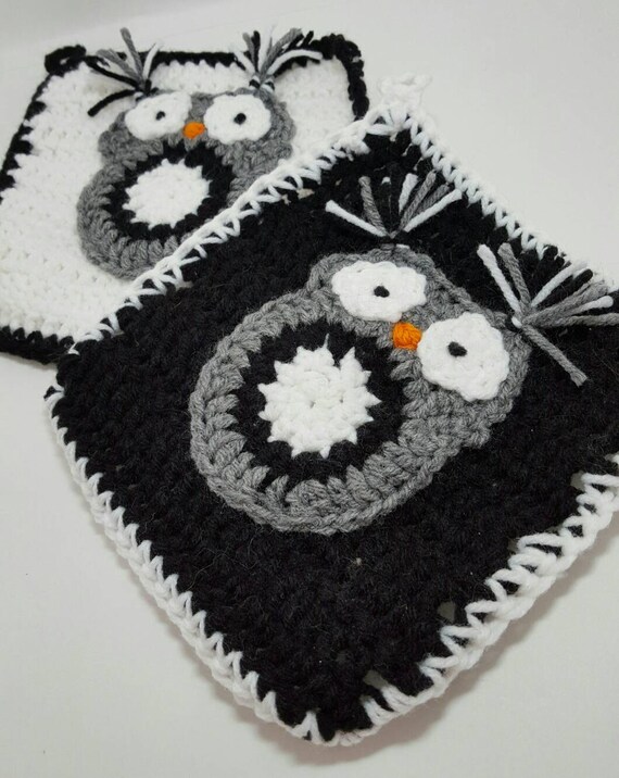 Crochet Owl Pot Holders. Set of two. Made by Bead Gs on etsy.