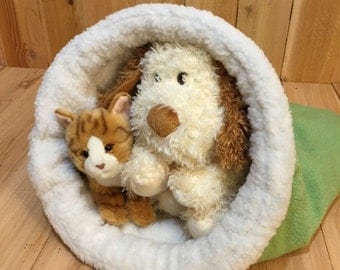 Snuggle Den, Pet Bed, Sleeping Bag, Den, burrow bed. dog sleeping bag, snuggle sacks, cave beds