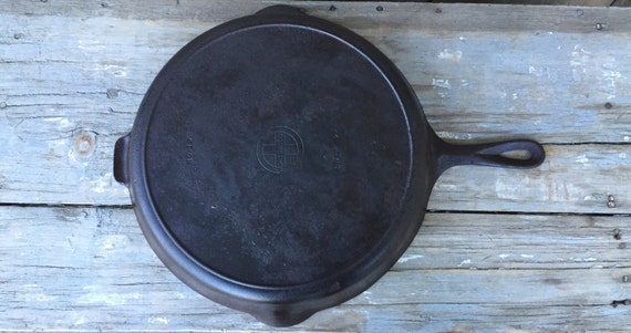 Vintage Griswold Skillet 3