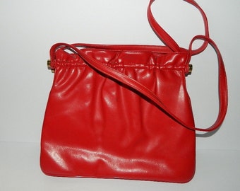 Vintage 1960s Lipstick Red Leather Shoulder Bag