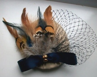 Beige Cocktail Hat Navy Cocktail Hat Beige Feather Fascinator hat for Races Evening Beige and Navy Wedding Hat