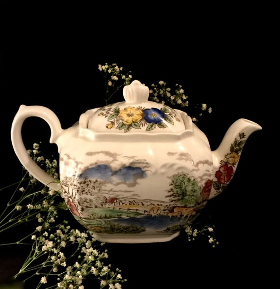 English teapot Johnson Bros. Windsor England Farm Landscape