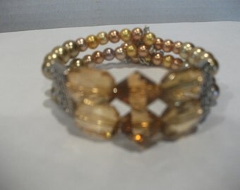 Memory Wire Adjustable Pearl and Acrylic Bracelet.