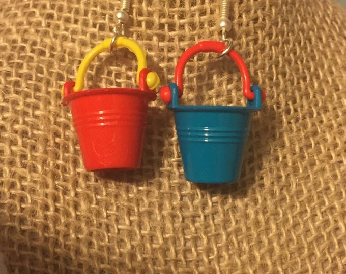 Mini Pail earrings (red and blue)