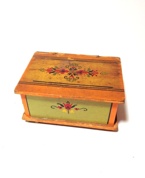 Dollhouse Hope Chest Antique Toy Box Miniature Blanket Box