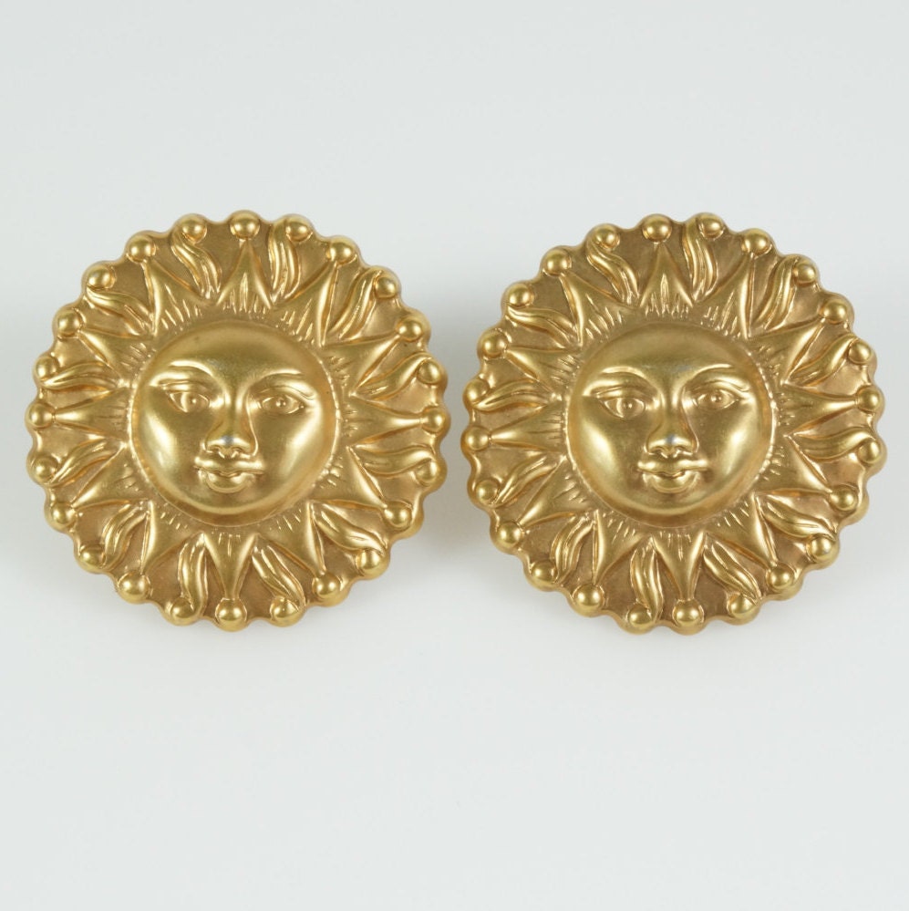 Vintage Brass Tone Sun Face Clip Earrings, Large Round Brass Tone Sunburst Sun Earrings, Retro