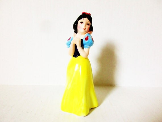 disney snow white figure