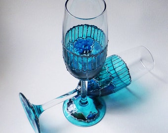Blue Champagne Flutes, Painted Wedding Flutes, Blue Champagne Glasses, Blue Wedding Glasses, Painted Toasting Glasses, Blue Toasting Flutes