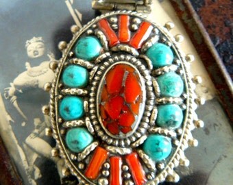 Pendentif Tibétain Turquoise et Corail