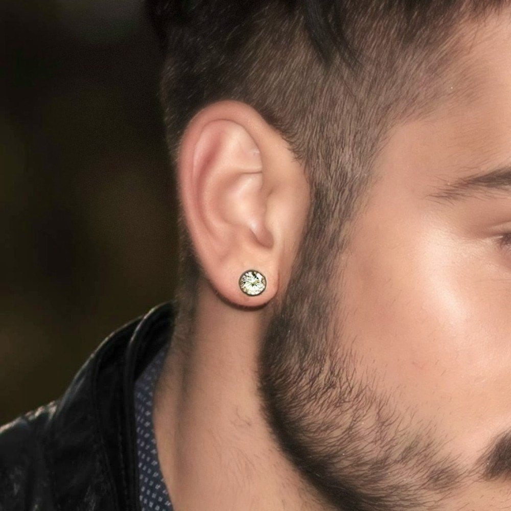 Are Mens Earrings Still In Style 2025