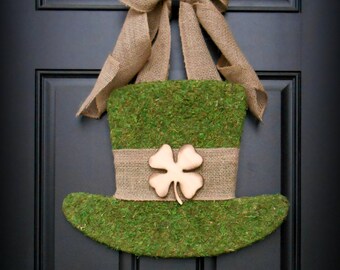 St. Patricks Day Wreath. St. Pattys Wreath. Irish Wreath. Moss Covered Leprechaun Hat. Irish Luxury for your door.