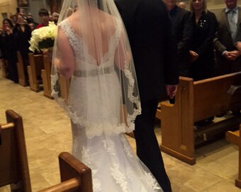 SIGNATURE OBB Fingertip Wedding Veil - Lace Veil, Wedding Veil Fingertip, Alencon Lace Fingertip Veil -Lace Bridal Veil, Ivory Veil, Veils