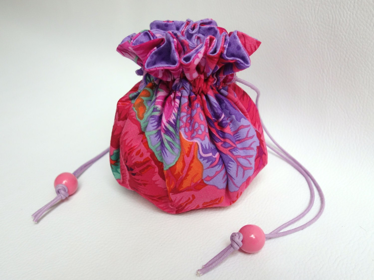 Travel jewelry pouch /Rowan fabric jewelry by Sakamaliss on Etsy