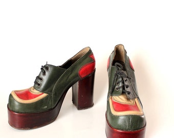 1970s platform shoes . Eldita's shoes made in Italy . glam leather platforms shoes . APPROX size 6.5, 7 or 7.5