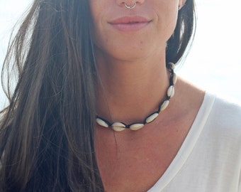 Cowrie Shell Choker, Beach Necklace, Macrame Necklace, Hemp Jewelry, Surf Jewelry
