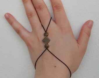 Celtic/Pagan/Fae Elastic slave wristband "Addurn"