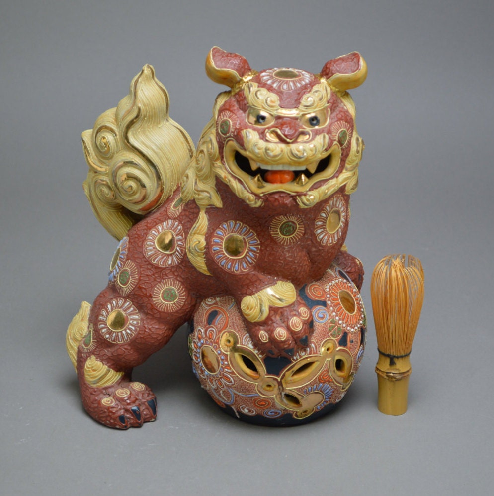 Kintsugi Repair Kutani Foo Dog. Japanese Ceramic Shishi.