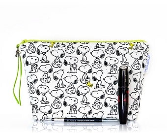 Peanuts Snoopy fabric makeup bag, Cosmetic case, Large zipper pouch, Toiletry case, Wash bag, Make up organizer, Girls pouch, Gift idea