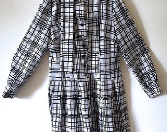 Plus Size Vintage 90s Black and White Dress