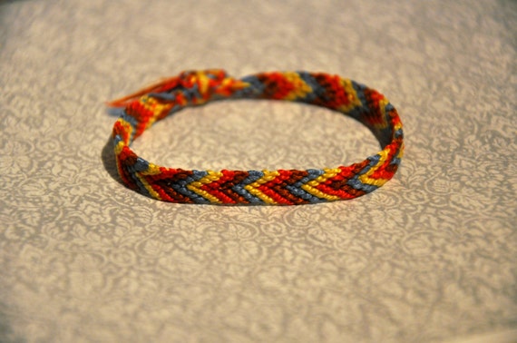 friendship bracelet with arrow pattern by MeysGeekyAccessories