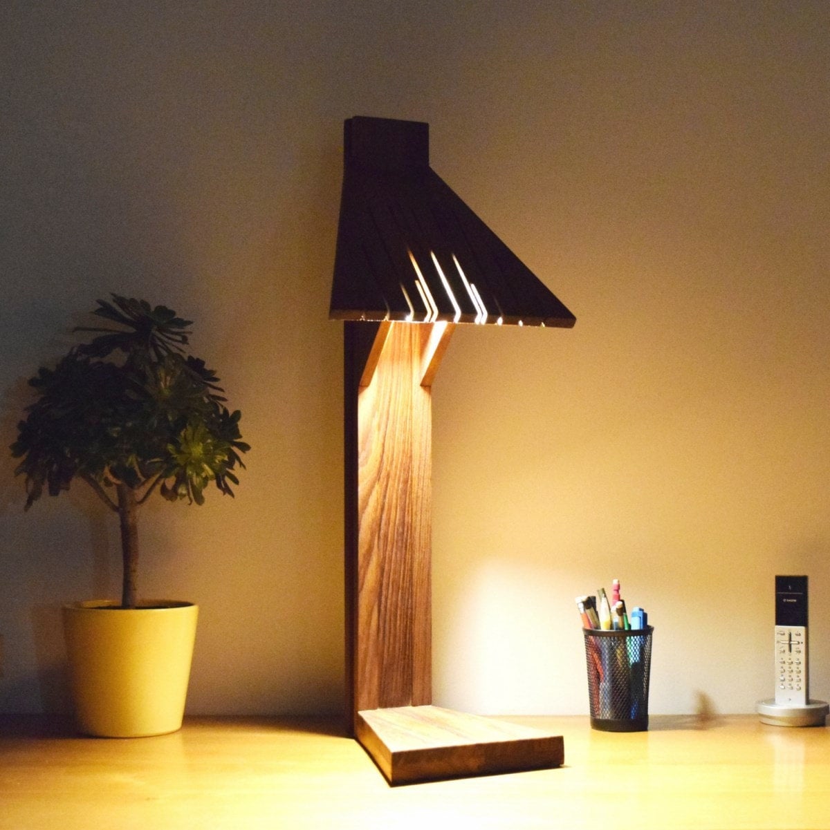 lampe de bureau design luxe en bois massif éclairage LED: