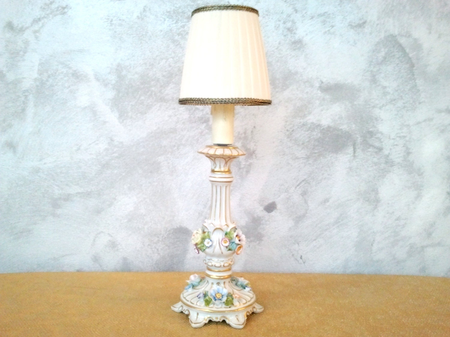 Italian porcelain Capodimonte Table Lamp with Pleated