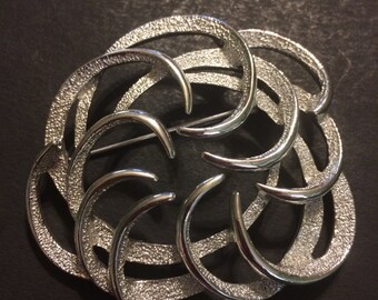 Vintage Sarah Coventry Silver Tone Brooch