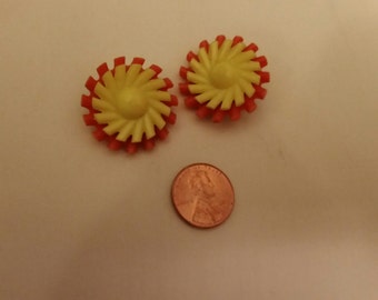 Super Groovy MOD plastic flower Earrings - CLIP