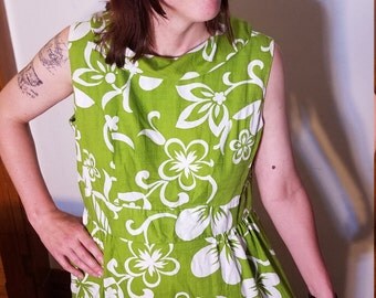 1960s Green Floral Print Hawaiian Dress