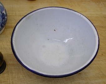 Vintage enamel basin white dark blue rim 5" (13cm) diameter Retro enamelware cookware kitchenalia metalware dish bowl shabby chic rusty