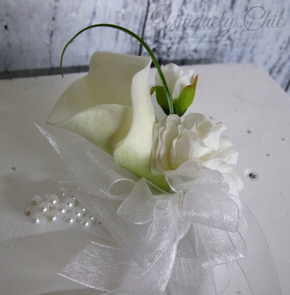 Calla lily wrist corsage White wedding corsages Mother of